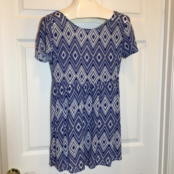 H.M. Divided Dress with Geometric pattern, Sz 4 - Picture 2 of 4